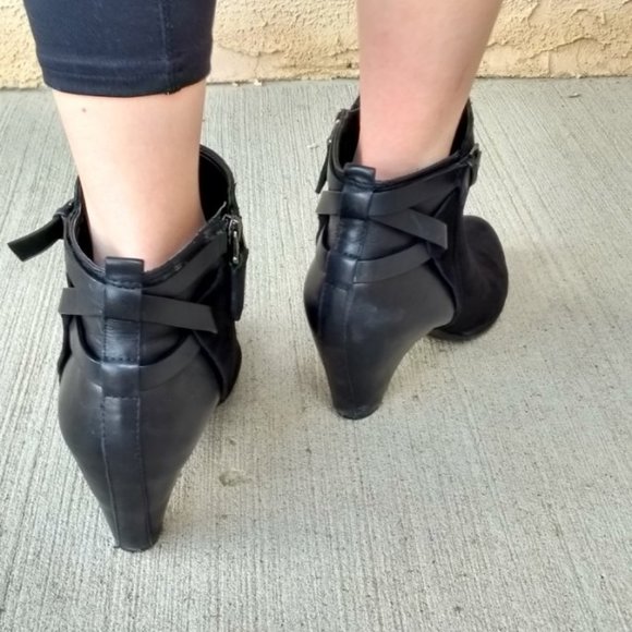 Sam Edelman Black Leather Heel Booties-Sz 8.5 - Picture 3 of 7
